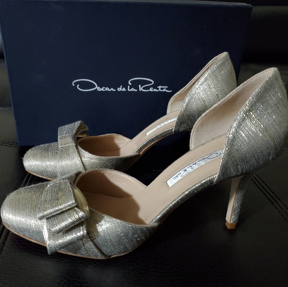 Oscar de la Renta Miss Dodo Women's Bow Heel Pumps